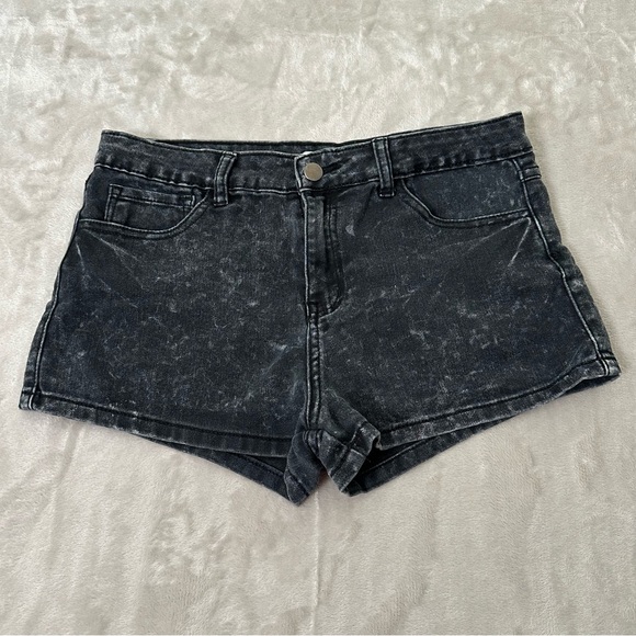 Forever 21 Shorts Womens Size 28 Premium Denim - Picture 1 of 7